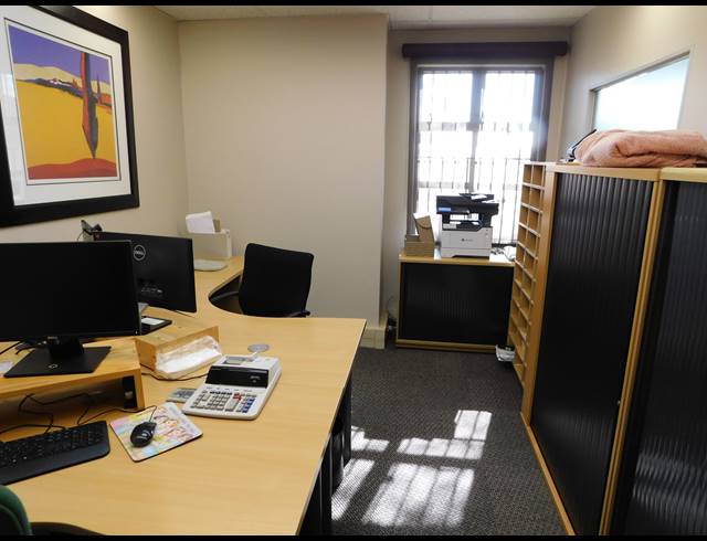 120M² OFFICE TO LET IN ROBINDALE